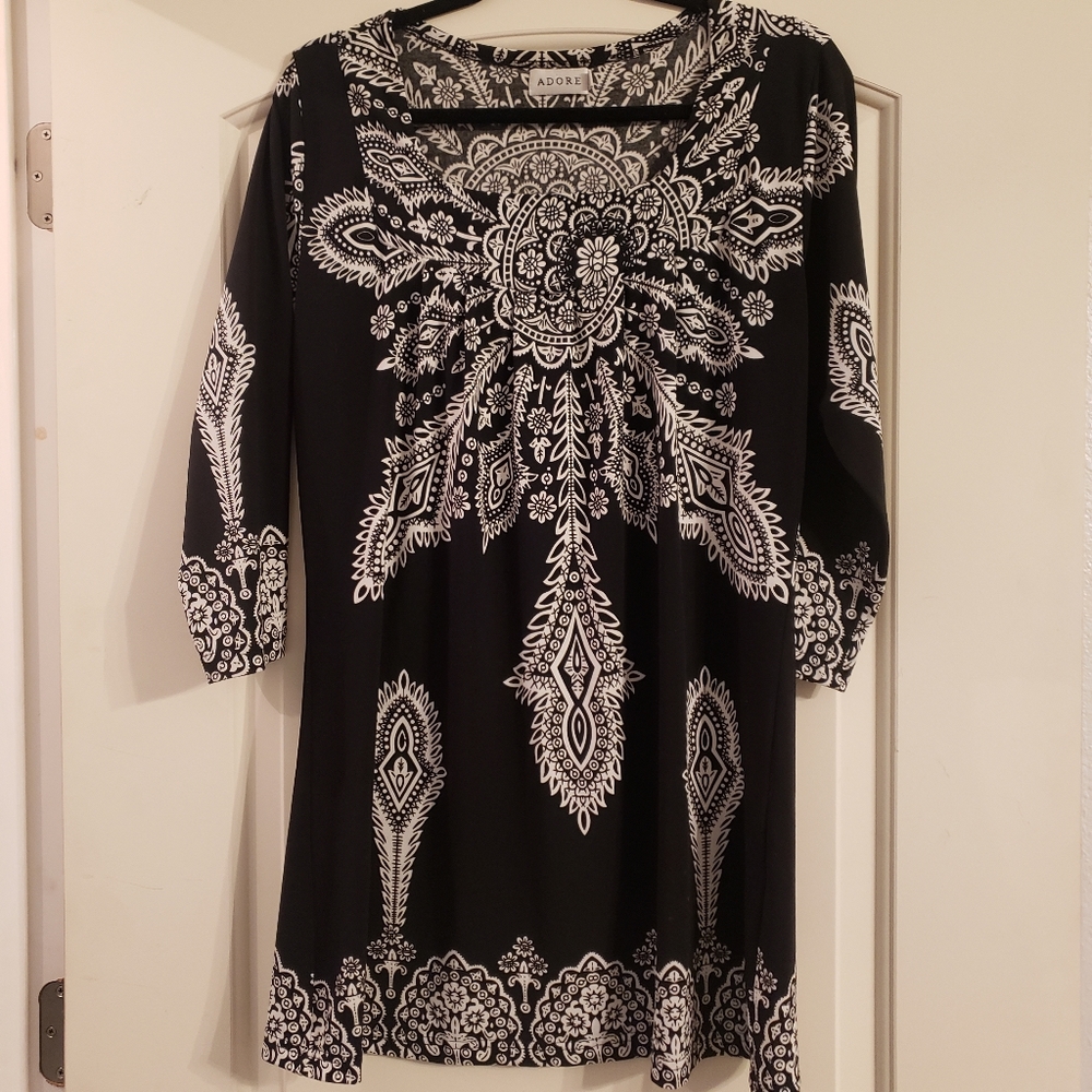 Black and white patterned dress